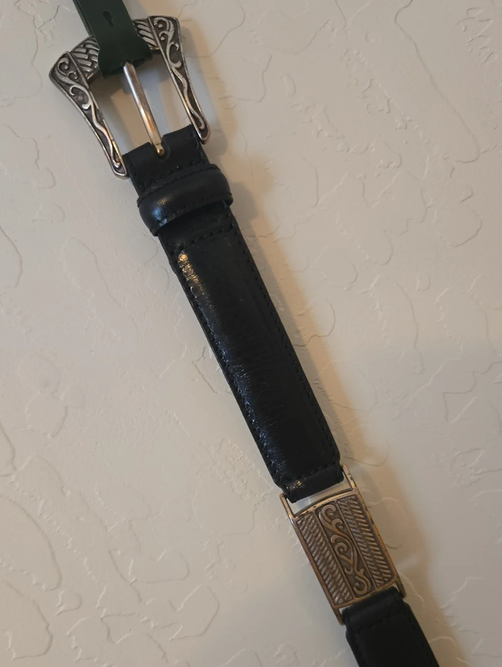 Black Leather Fossil Women's Belt with Decorative Silver-Tone Buckle